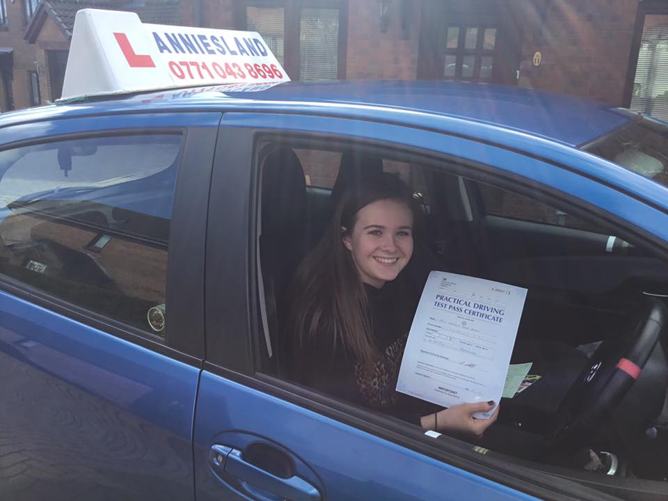 Natasha Shaw successfully passed their driving test with Anniesland Driving School