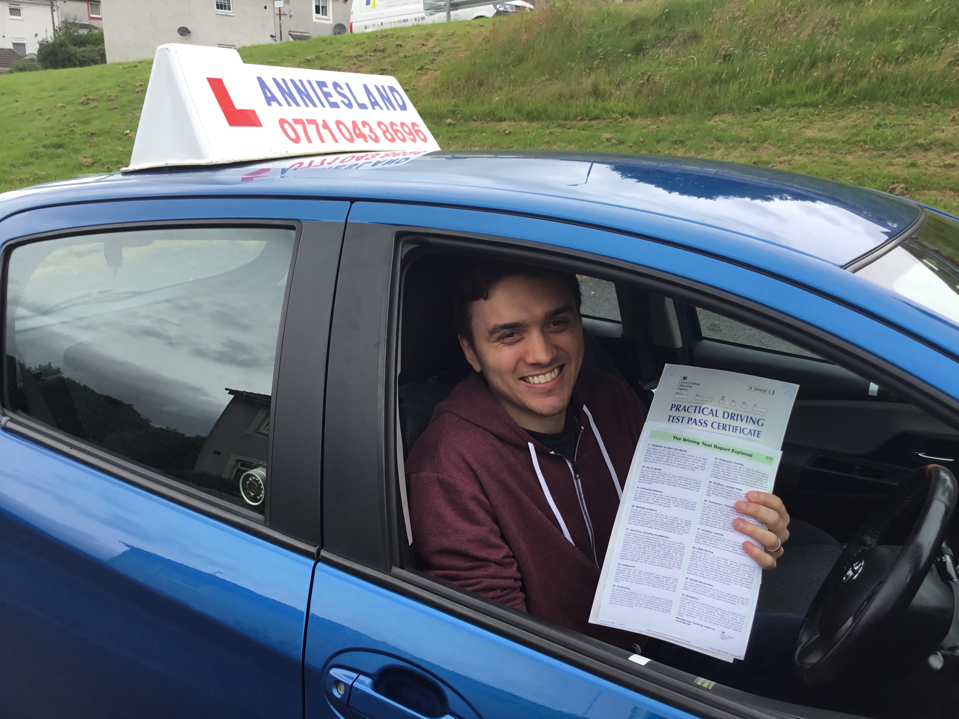 Ryan Kounnas successfully passed their driving test with Anniesland Driving School