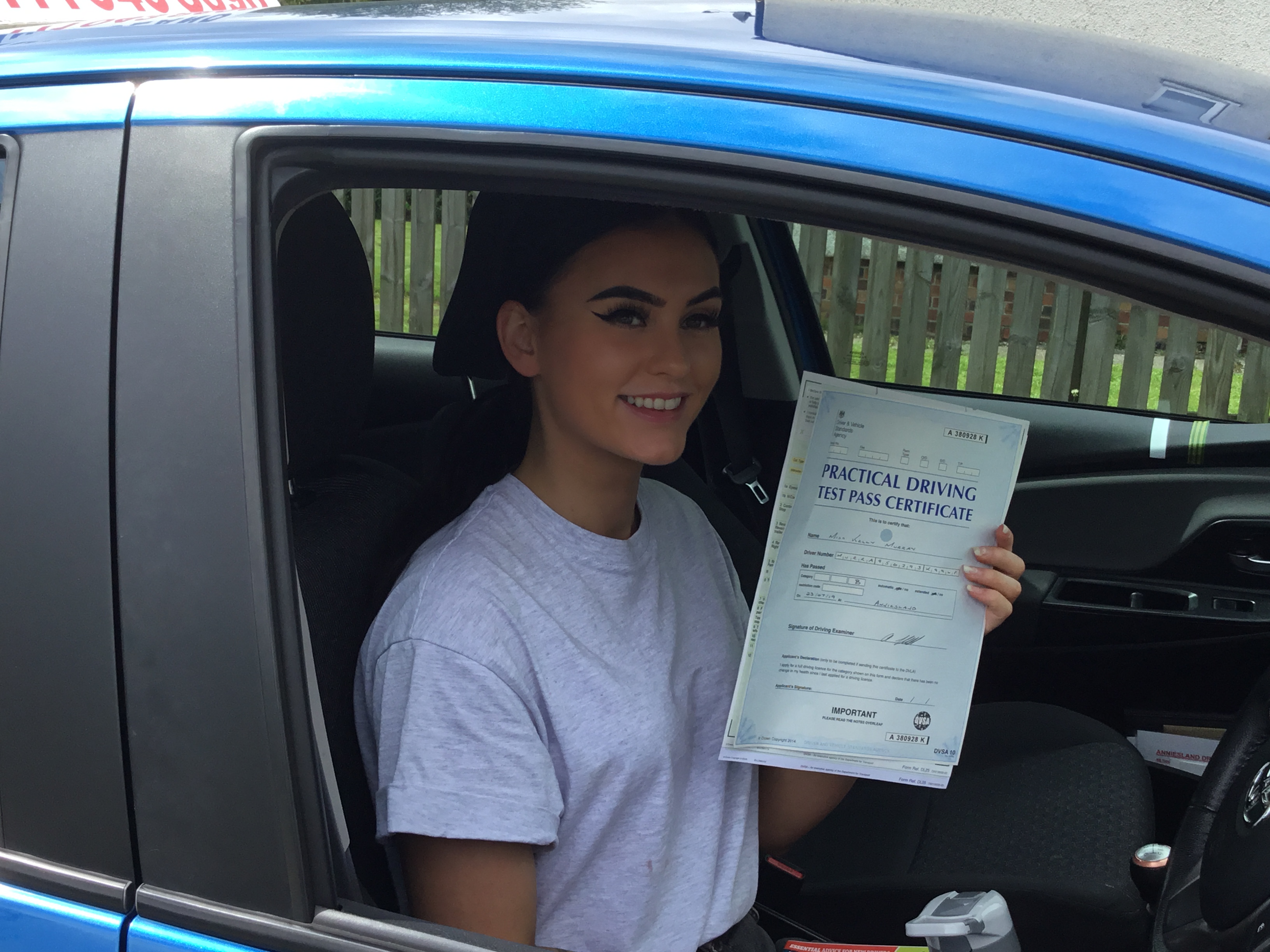 Kelly Murray successfully passed their driving test with Anniesland Driving School
